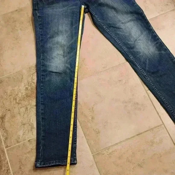 American Rag Short Length Skinny Jeans - Picture 2 of 9